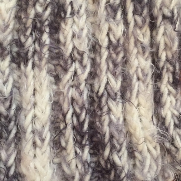 Personally knit grey and white scarf. - Picture 5 of 5